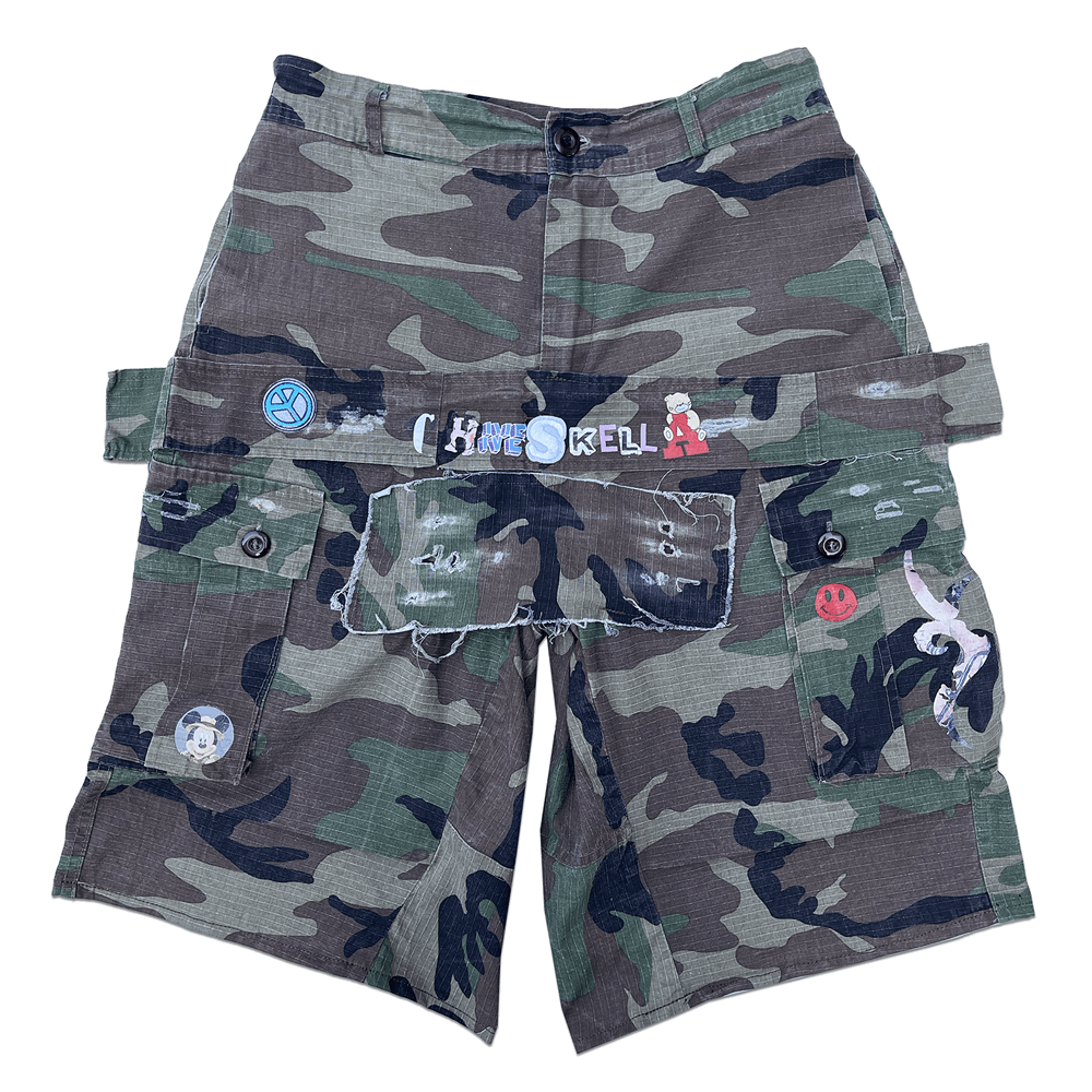 Chiveskella Camo Shorts