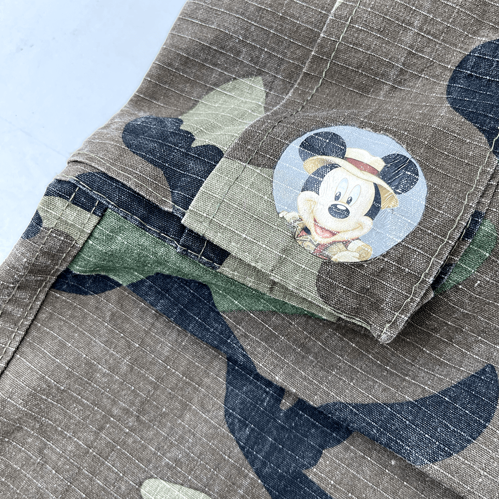 Chiveskella Camo Shorts